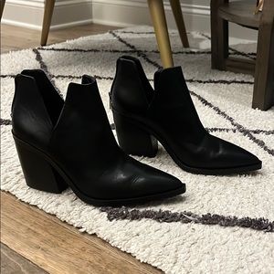 Vince camuto booties, black